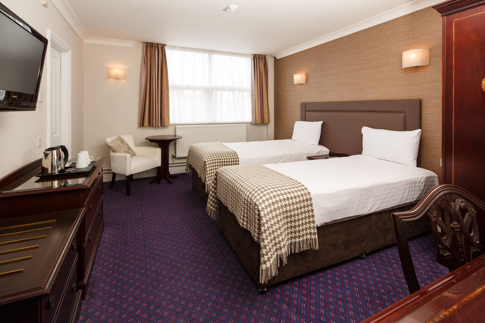 Hotel Cromwell Стивенэйдж Экстерьер фото