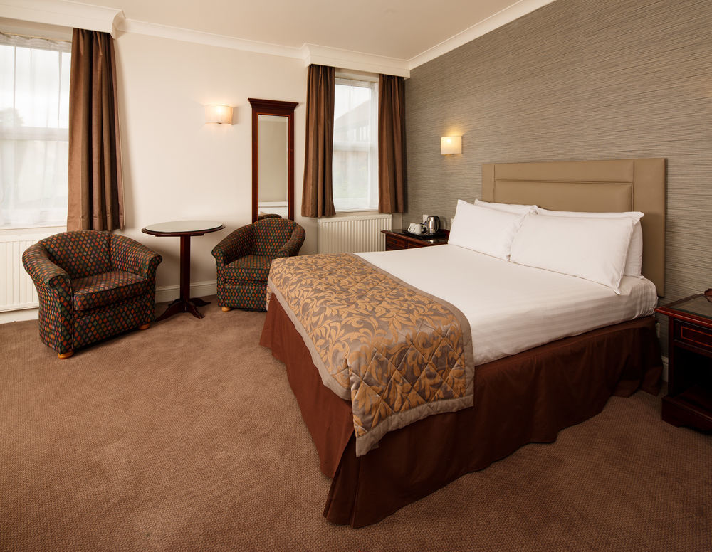 Hotel Cromwell Стивенэйдж Экстерьер фото
